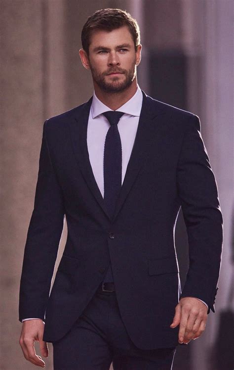 chris hemsworth suit